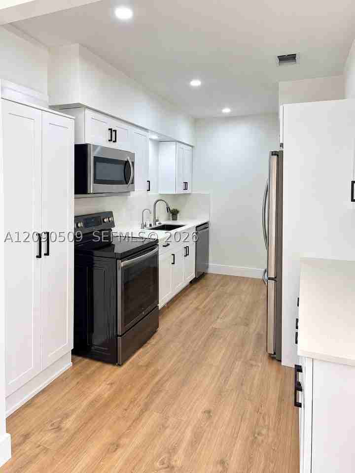 15231 Nw 31st Ave #1 - Photo 3 of 8