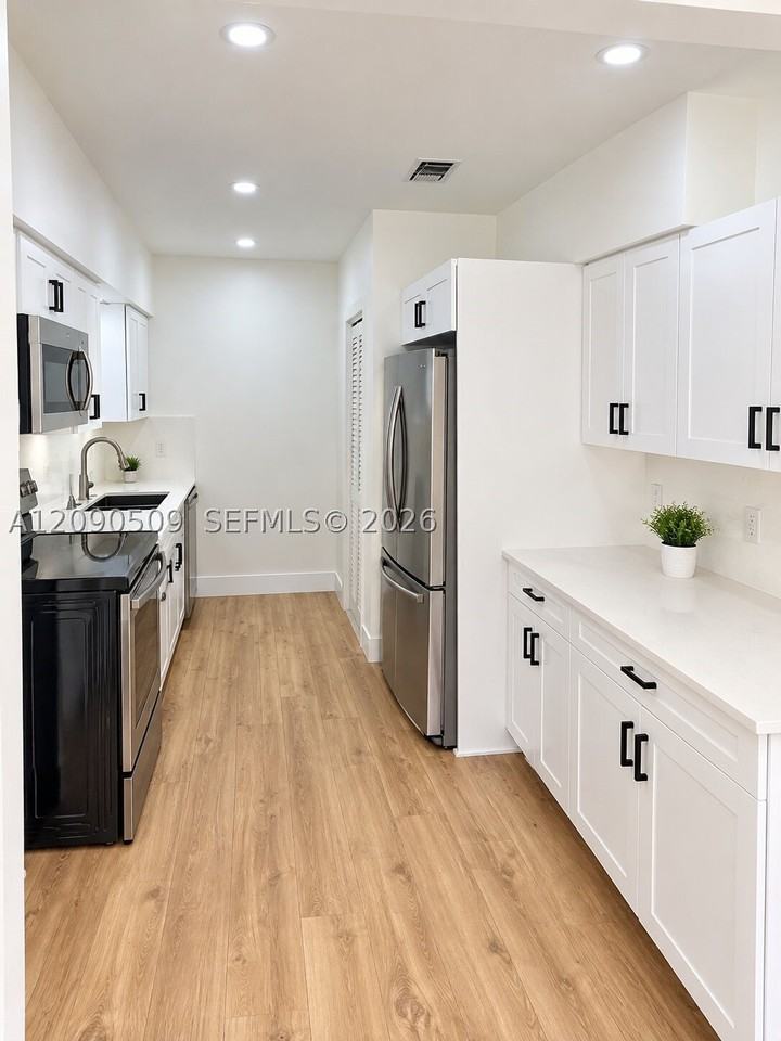 15231 Nw 31st Ave #1 - Photo 4 of 8