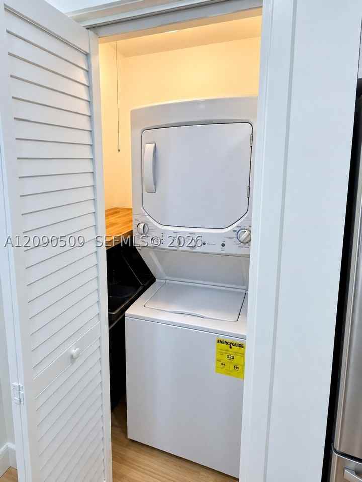 15231 Nw 31st Ave #1 - Photo 5 of 8