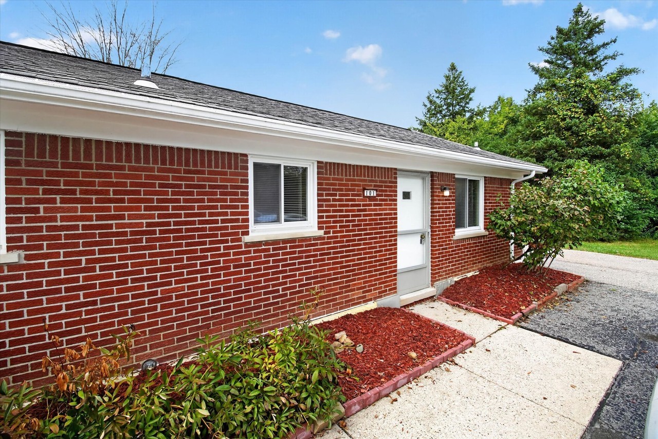 22000 Beck Road - Photo 2 of 30