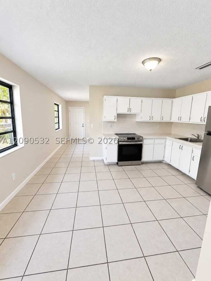 10132 W Indigo St #10132 - Photo 5 of 26