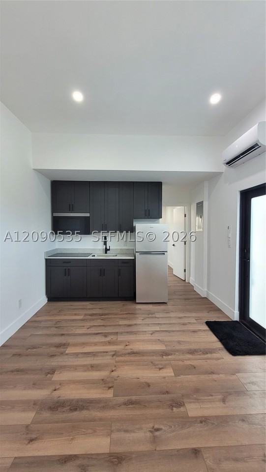7801 Byron Ave #B - Photo 5 of 12