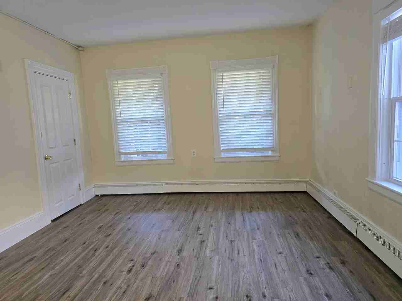 186 Beach Street - Photo 5 of 13