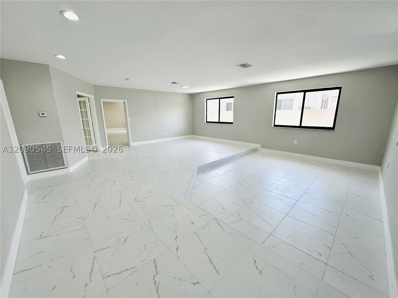 201 Sw 40th Ave - Photo 7 of 50