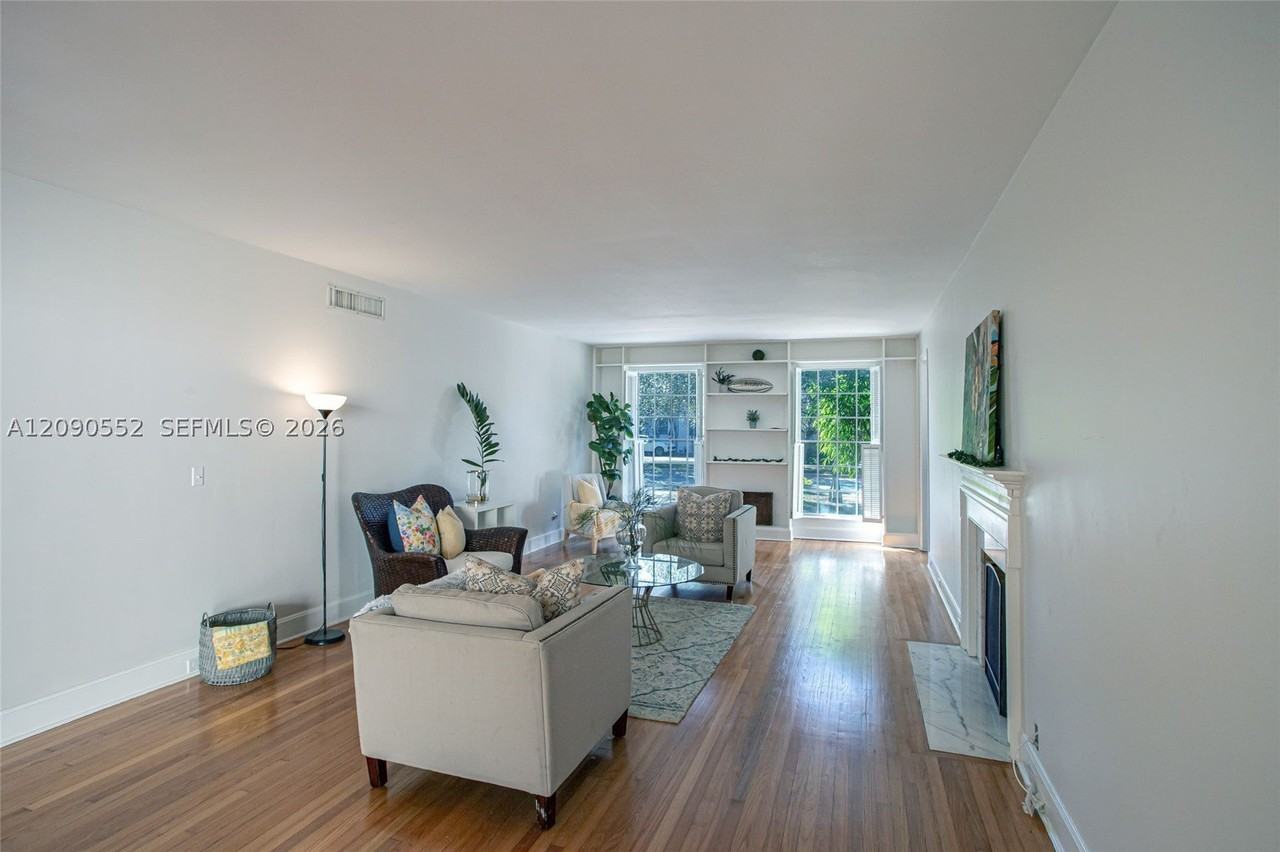 2805 Segovia St - Photo 5 of 25