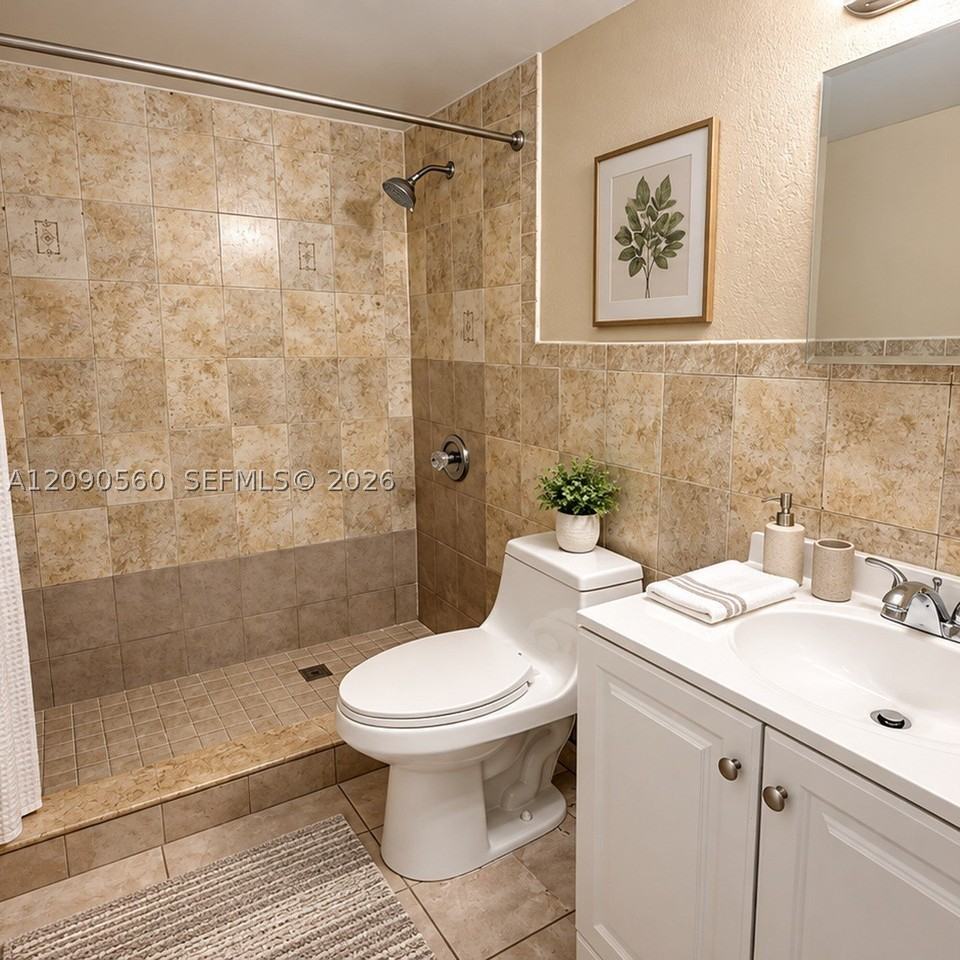 1815 W 56th St #104 - Photo 7 of 9