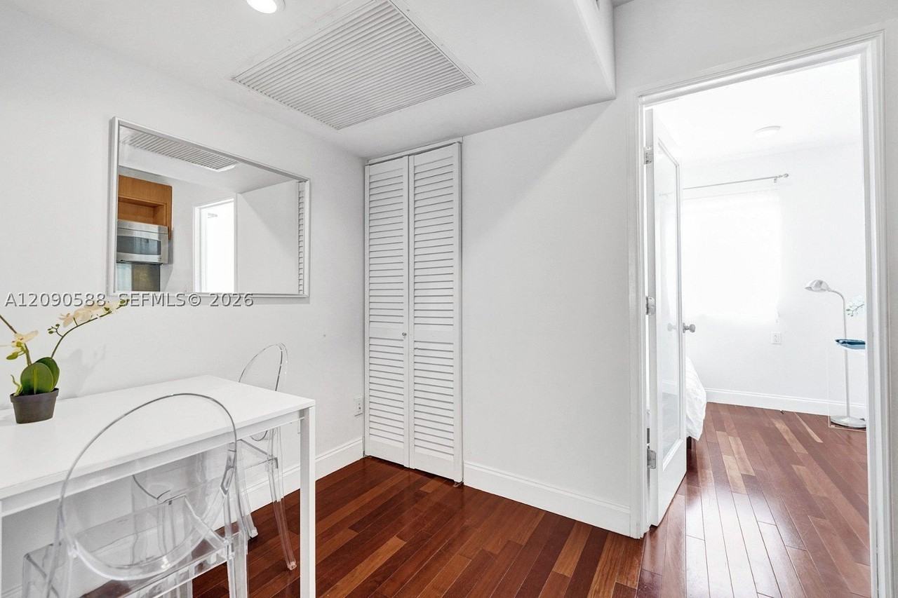 1340 Drexel Ave #407 - Photo 6 of 34