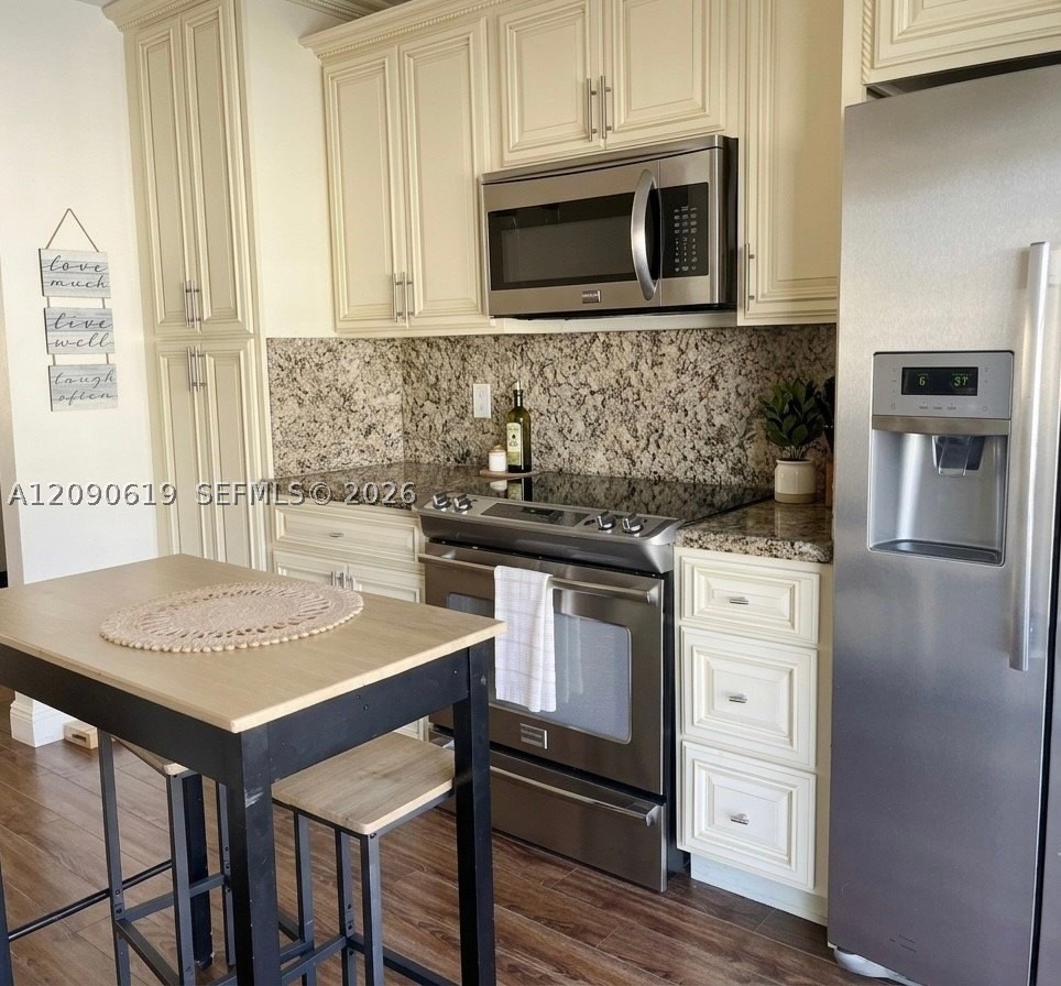 7100 Nw 173rd Dr #1304 - Photo 7 of 14