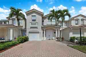 featured image of 4850 Nw 108th Pl #4850