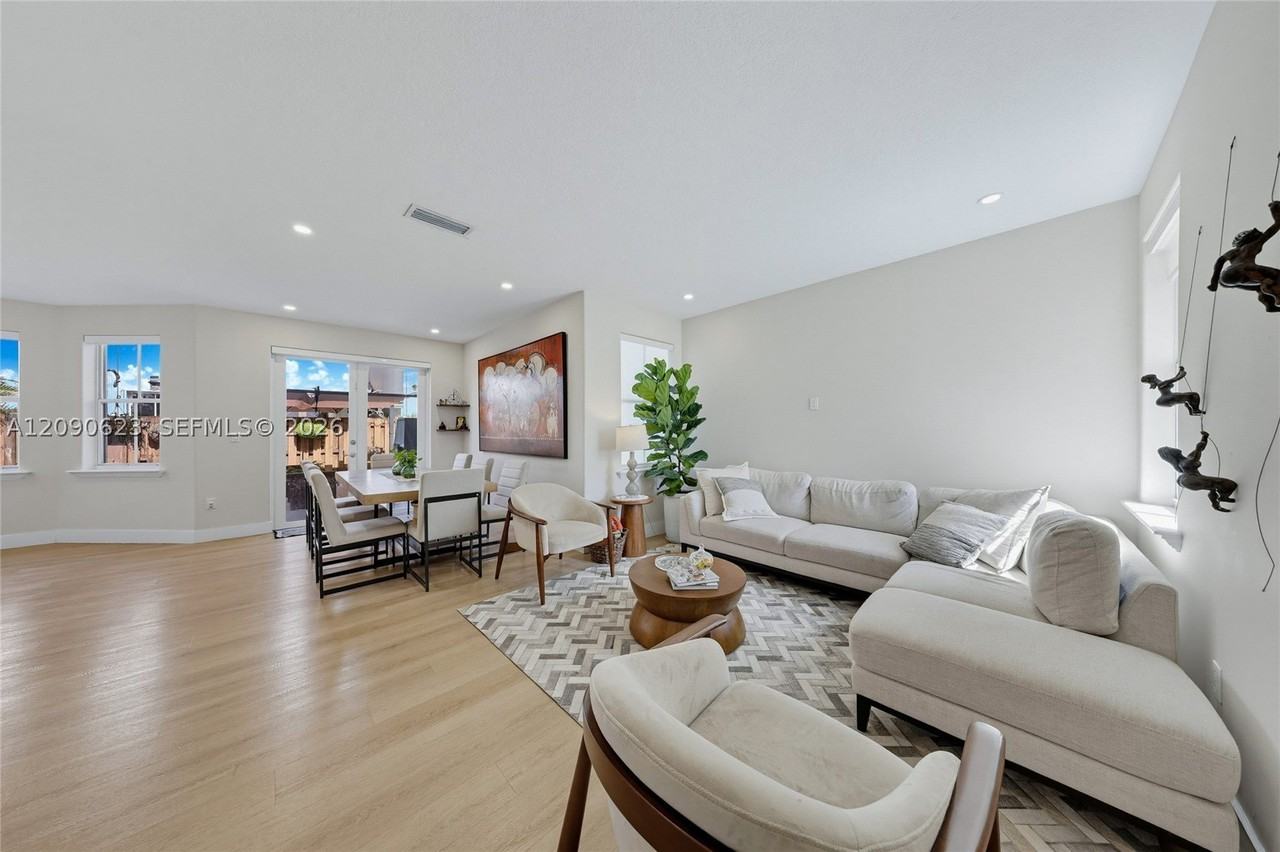 4850 Nw 108th Pl #4850 - Photo 2 of 8