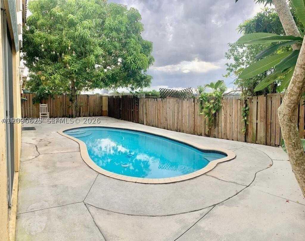 15809 Sw 60th Ter #15809 - Photo 3 of 25