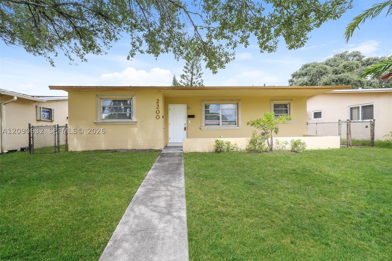 2200 N 55th Ave