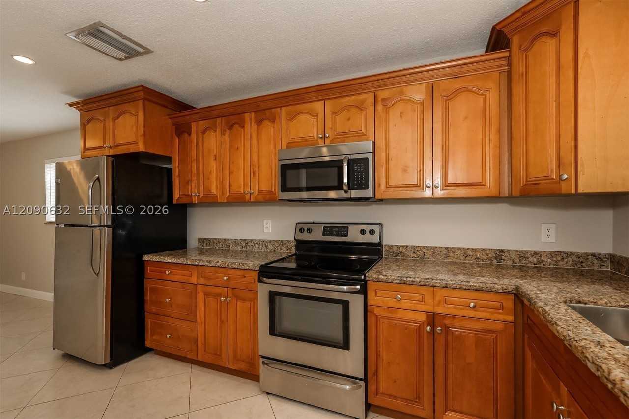 2200 N 55th Ave - Photo 6 of 15