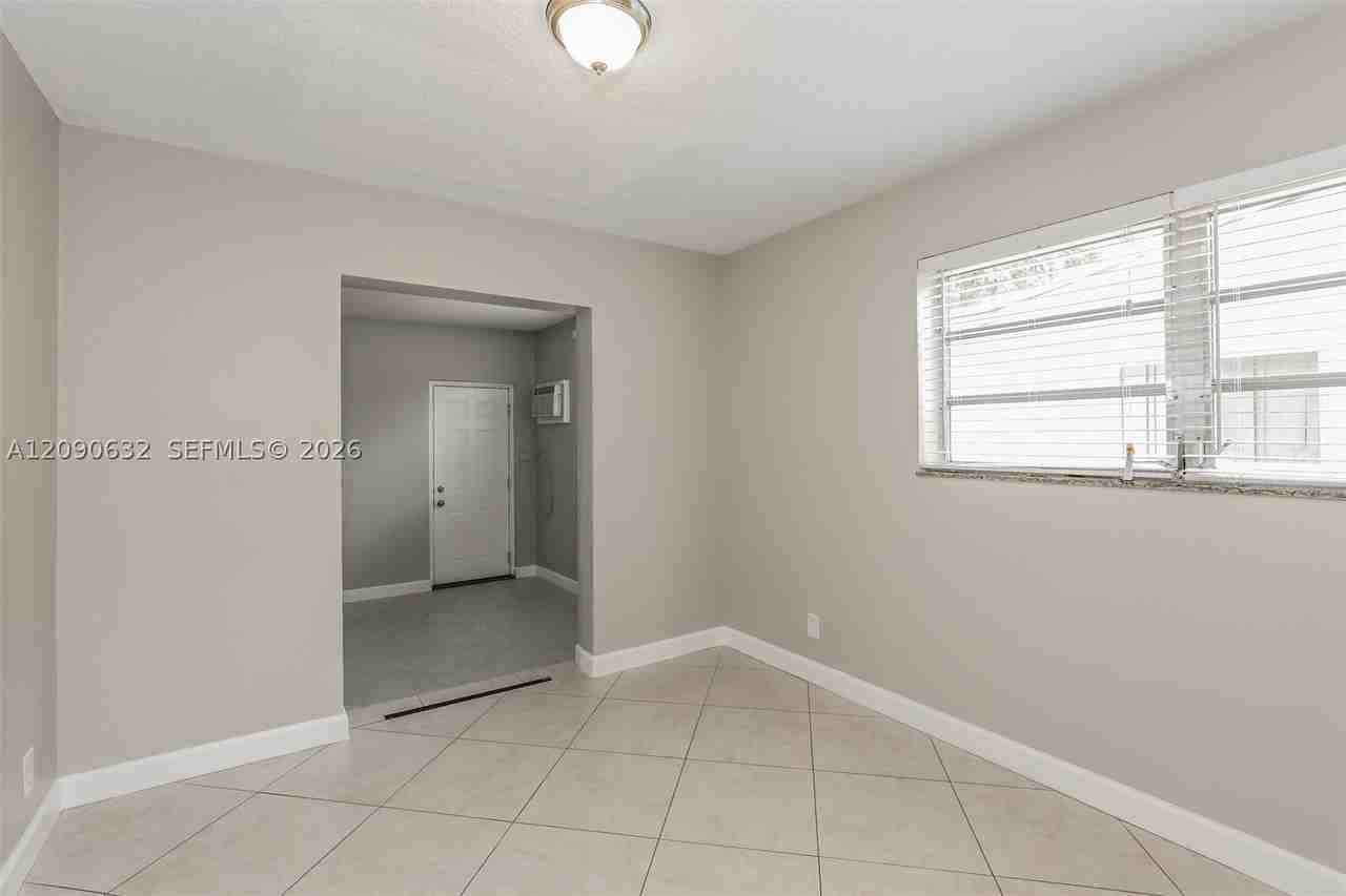 2200 N 55th Ave - Photo 7 of 15