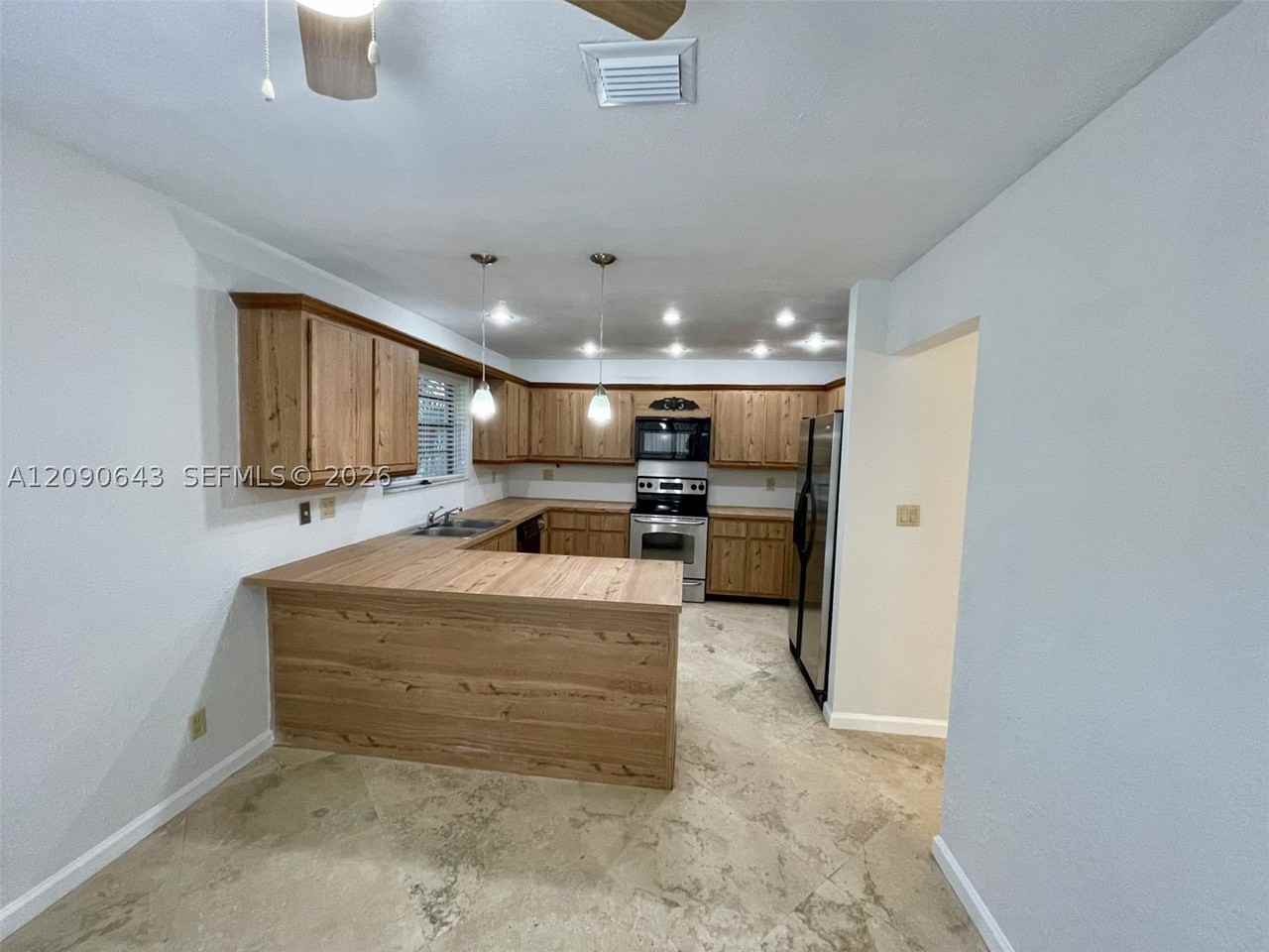 2160 Bayberry Dr #2160 - Photo 7 of 39
