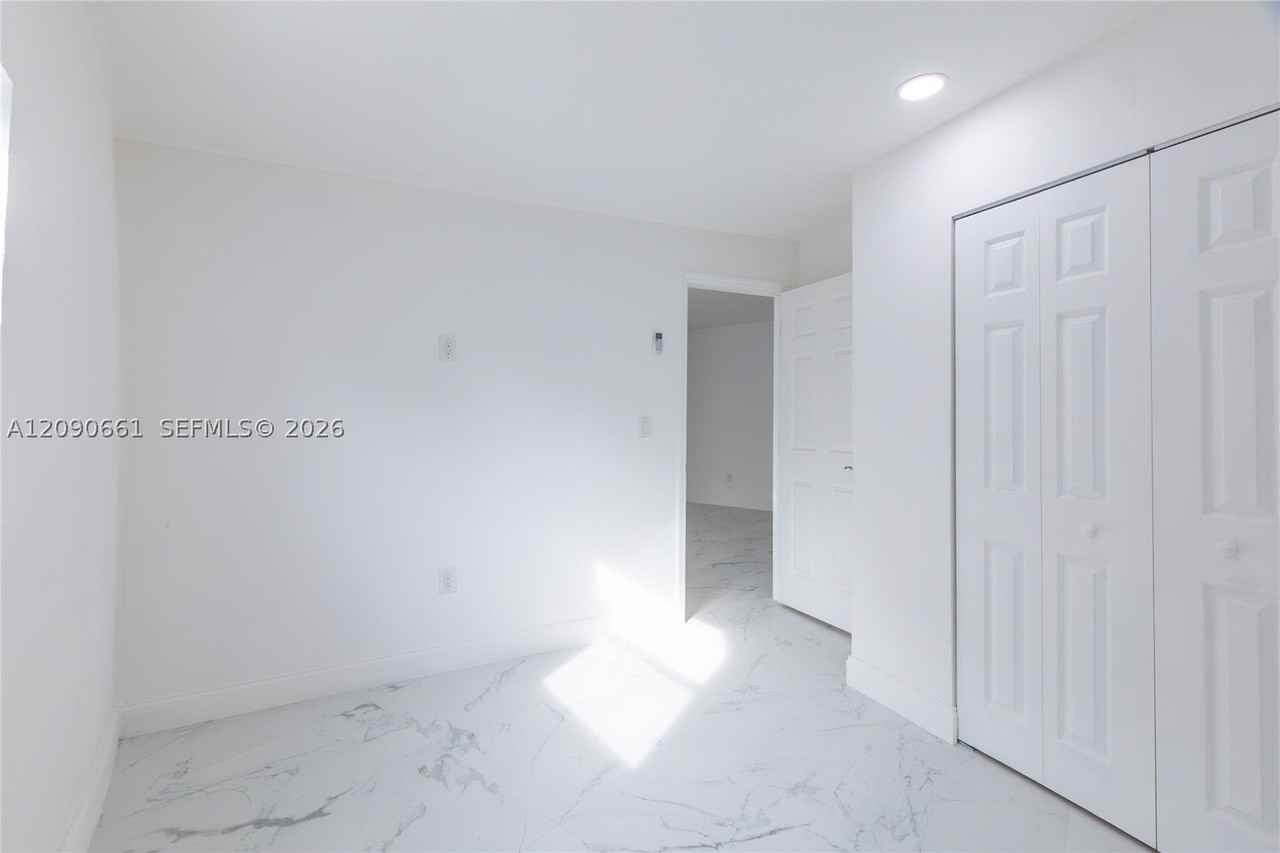 1101 Nw 14th Ct #2 - Photo 6 of 13