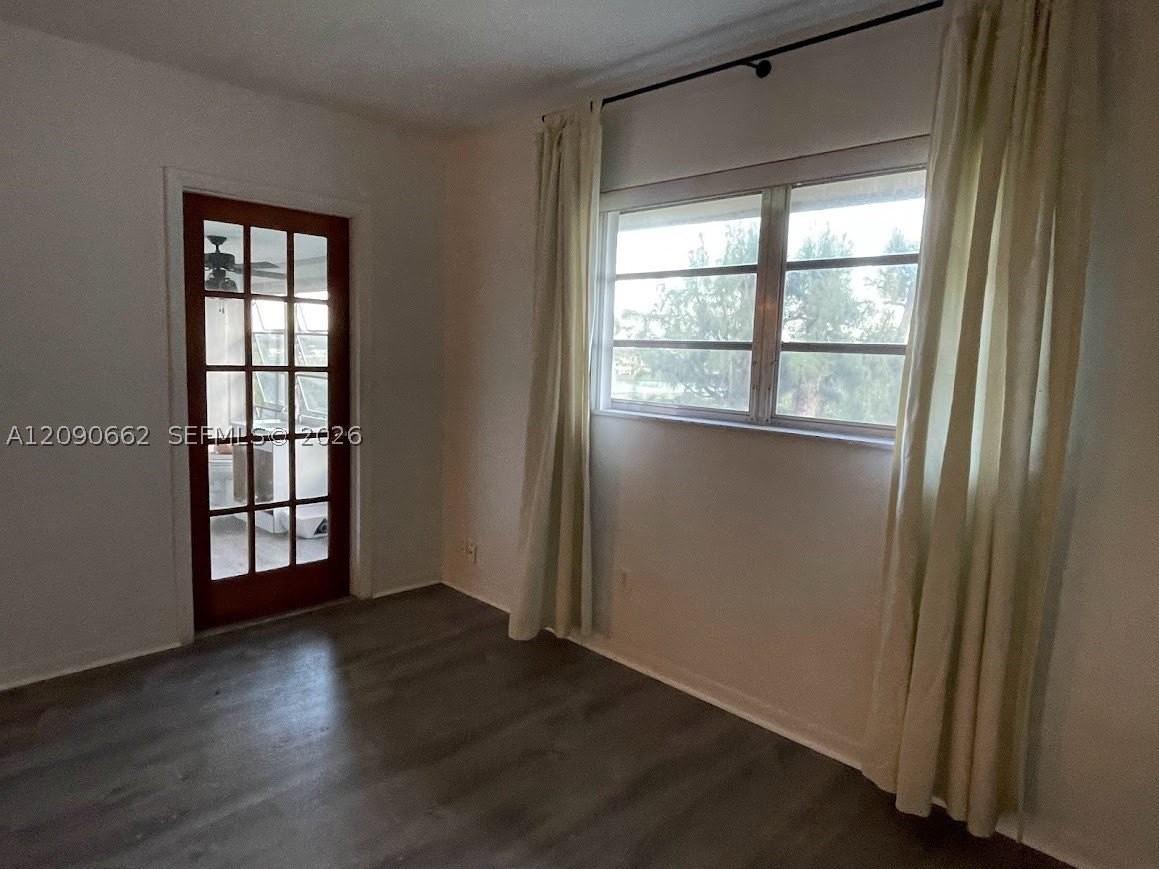 2510 Sw 81st Ave #405 - Photo 4 of 14