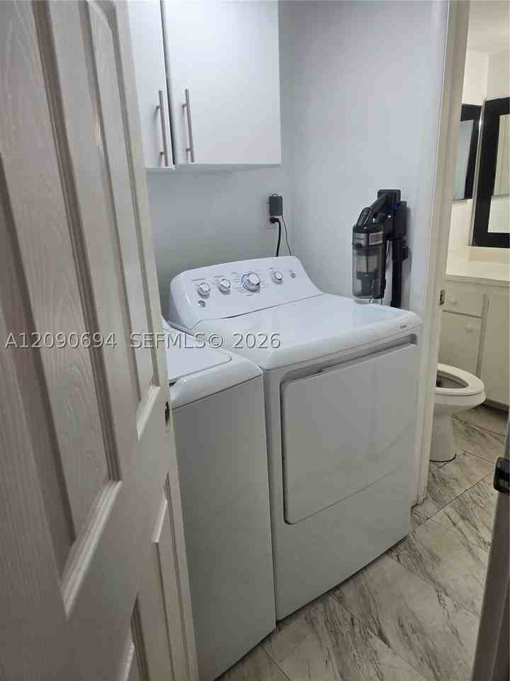 2185 White Pine Cir #B - Photo 3 of 4