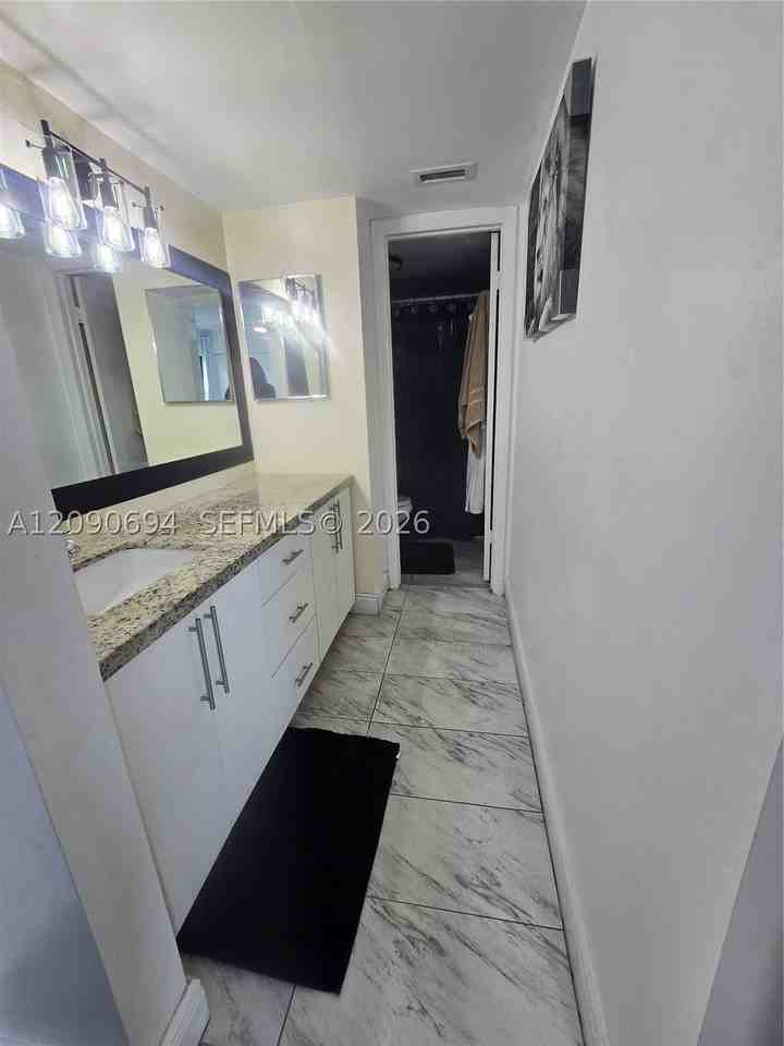 2185 White Pine Cir #B - Photo 4 of 4