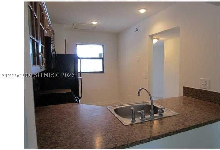 862 Ne 209th St #202 - Photo 3 of 8