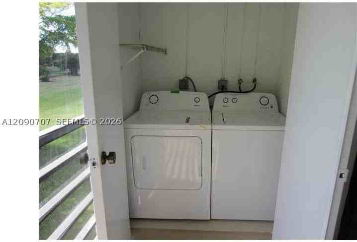 862 Ne 209th St #202 - Photo 4 of 8