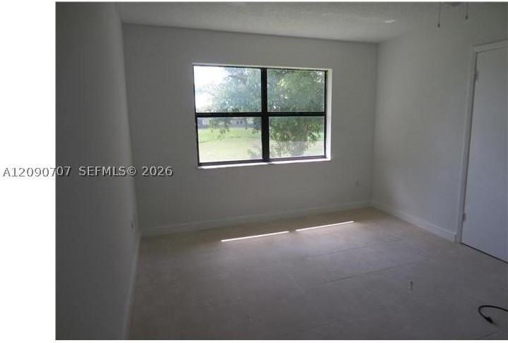 862 Ne 209th St #202 - Photo 5 of 8