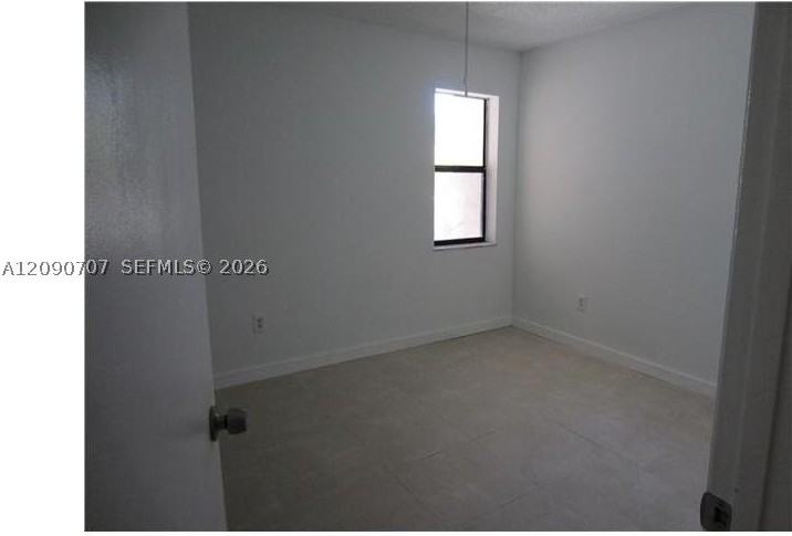 862 Ne 209th St #202 - Photo 6 of 8