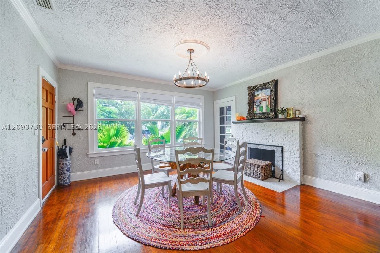 229 Sw 19th Rd - Photo 2 of 44