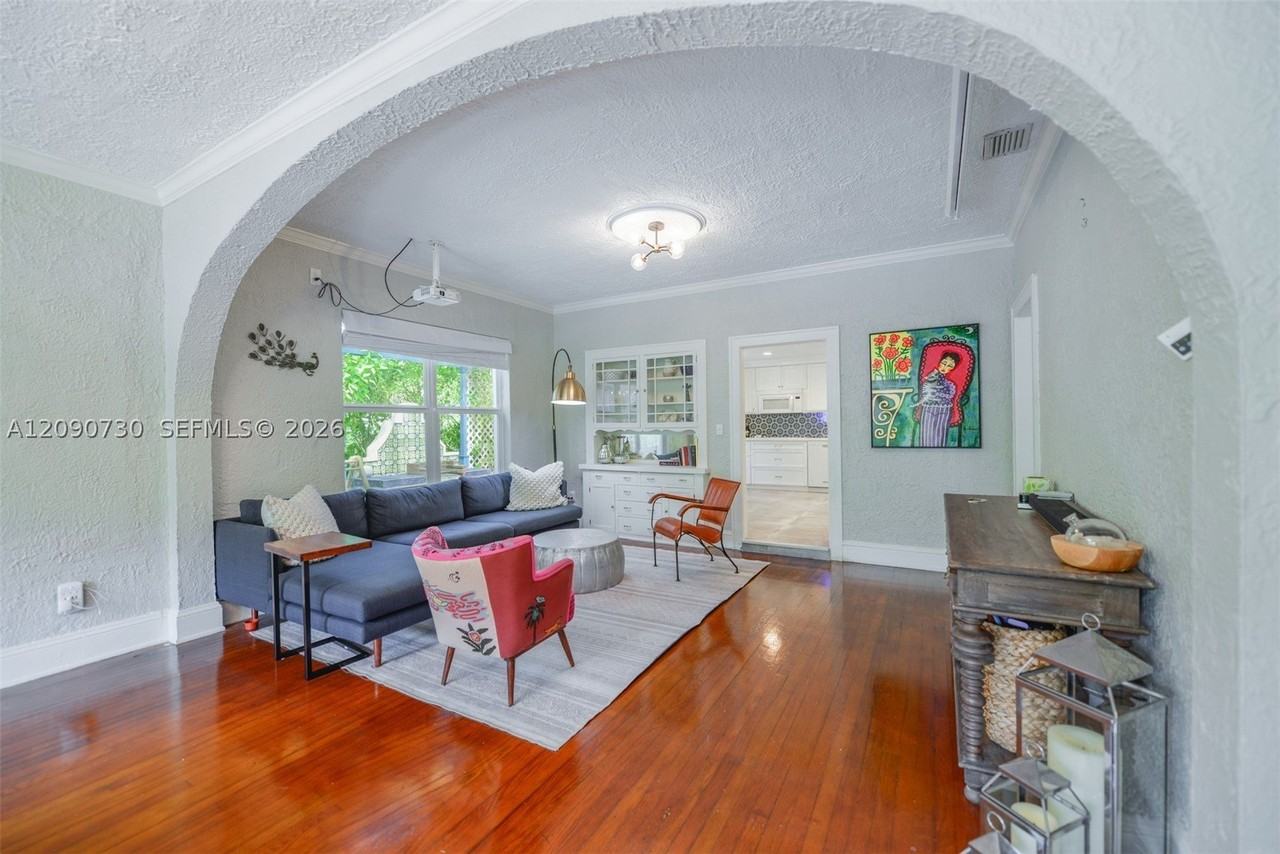 229 Sw 19th Rd - Photo 4 of 44