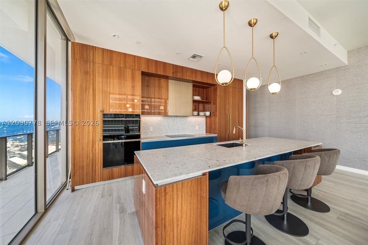 2655 S Bayshore Dr #1412 - Photo 3 of 50