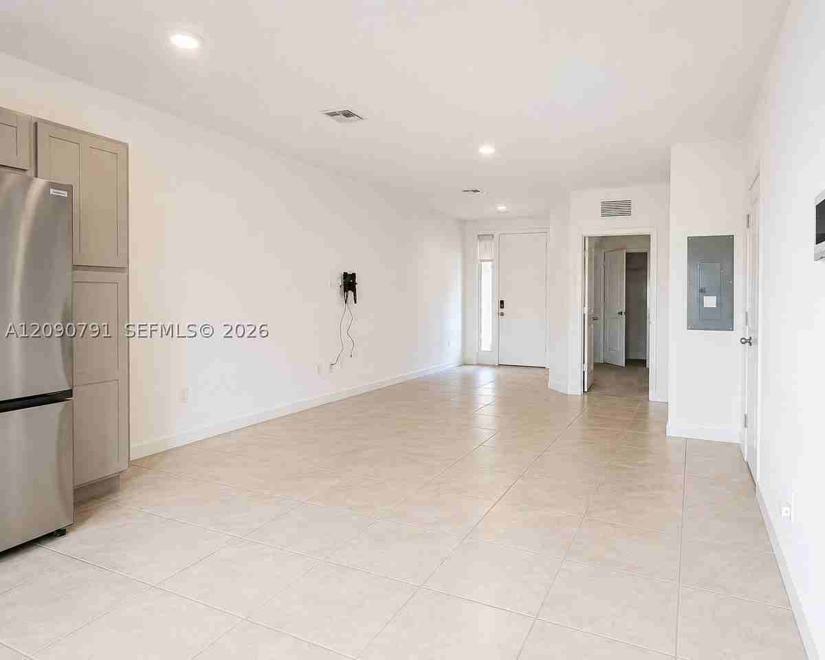364 Nw 8th Ct #364 - Photo 5 of 24