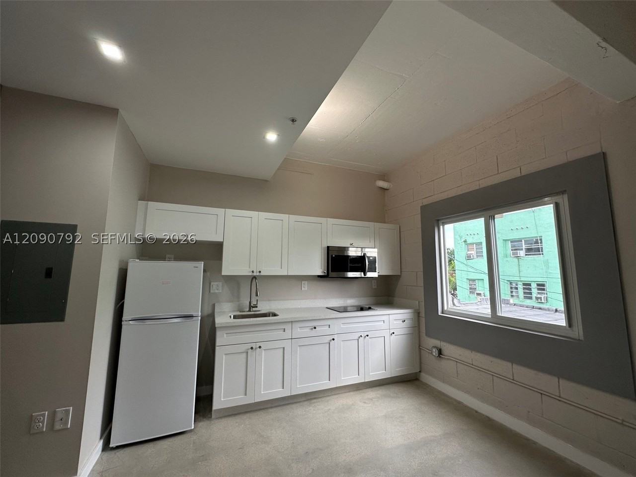 320 Sw 13th Ave #302 - Photo 5 of 12