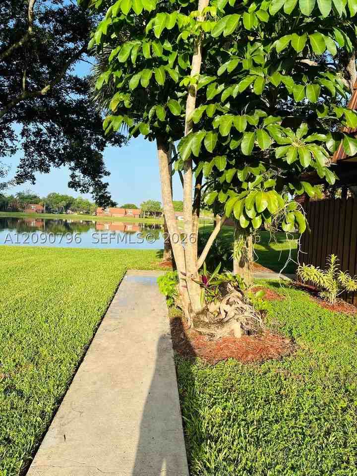 837 Sw 118th Ter - Photo 2 of 9