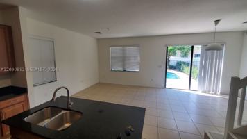 featured image of 652 Ne 191st Ter #0