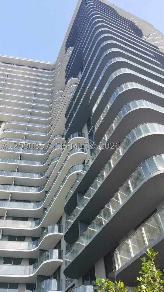 121 Ne 34th St #1515
