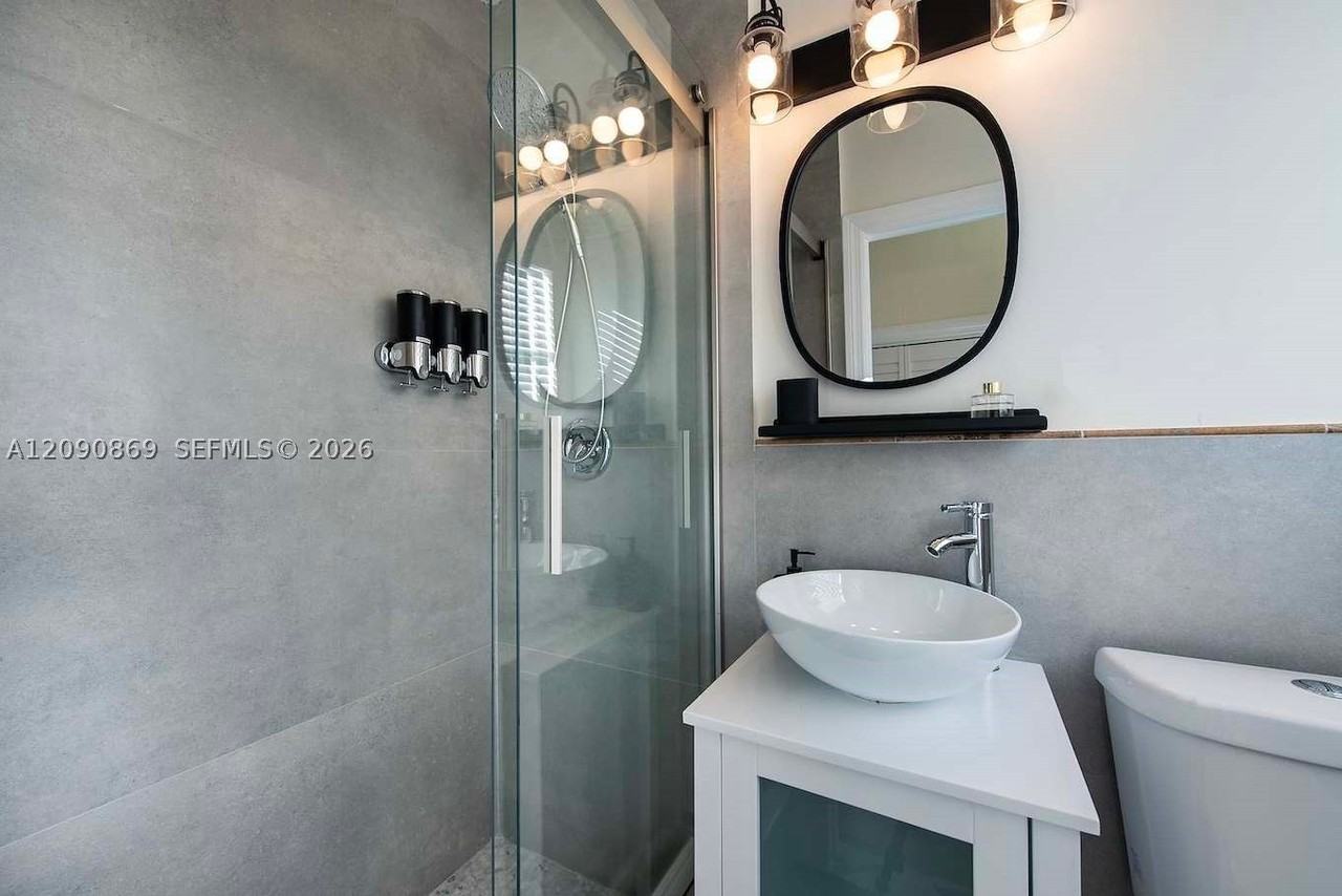 115 Se 2nd St #2 - Photo 6 of 10