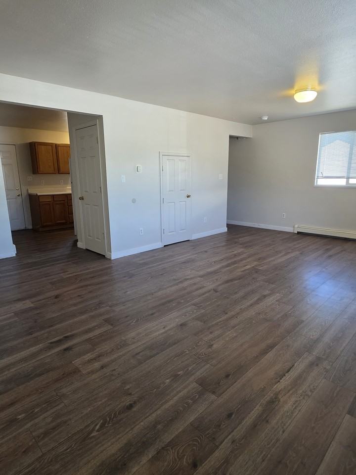 2849 Morningside Court Unit F - Photo 4 of 9