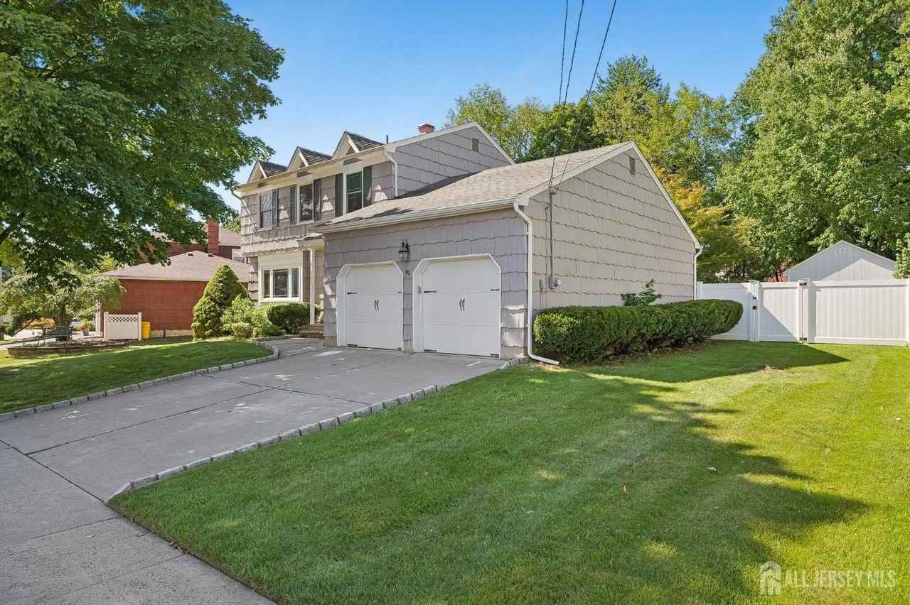 49 Ochs Ave - Photo 3 of 37
