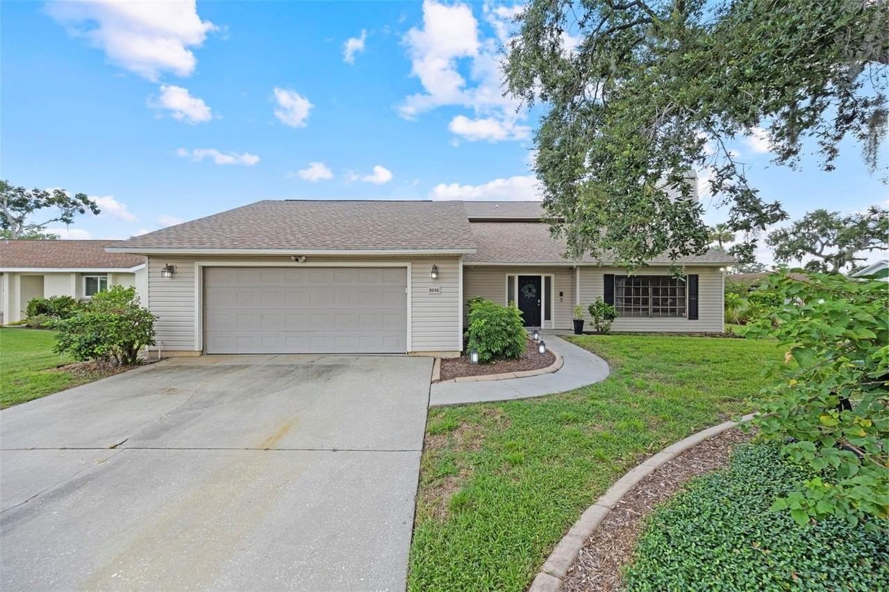 8006 Oak Dr