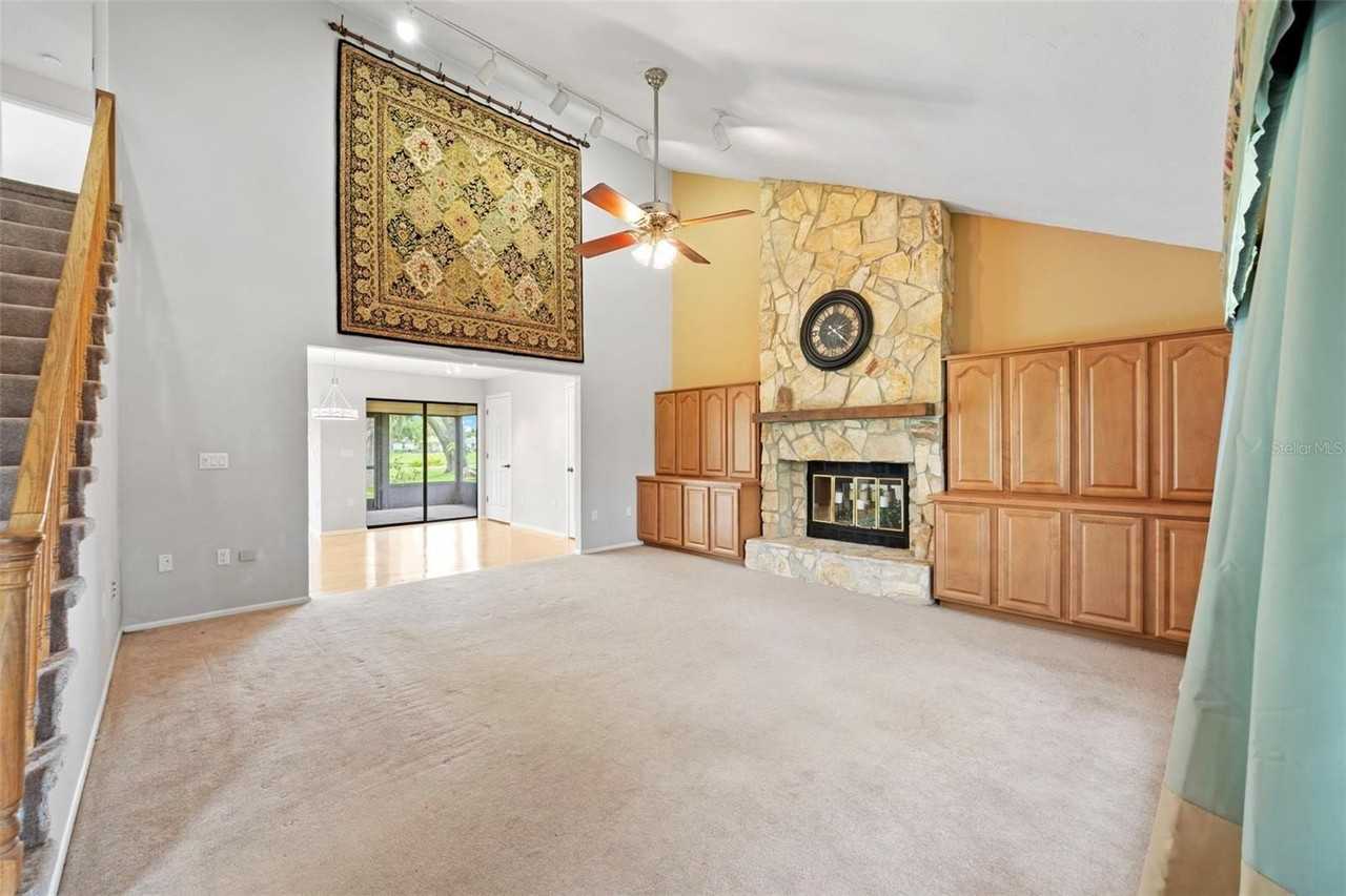 8006 Oak Dr - Photo 2 of 50