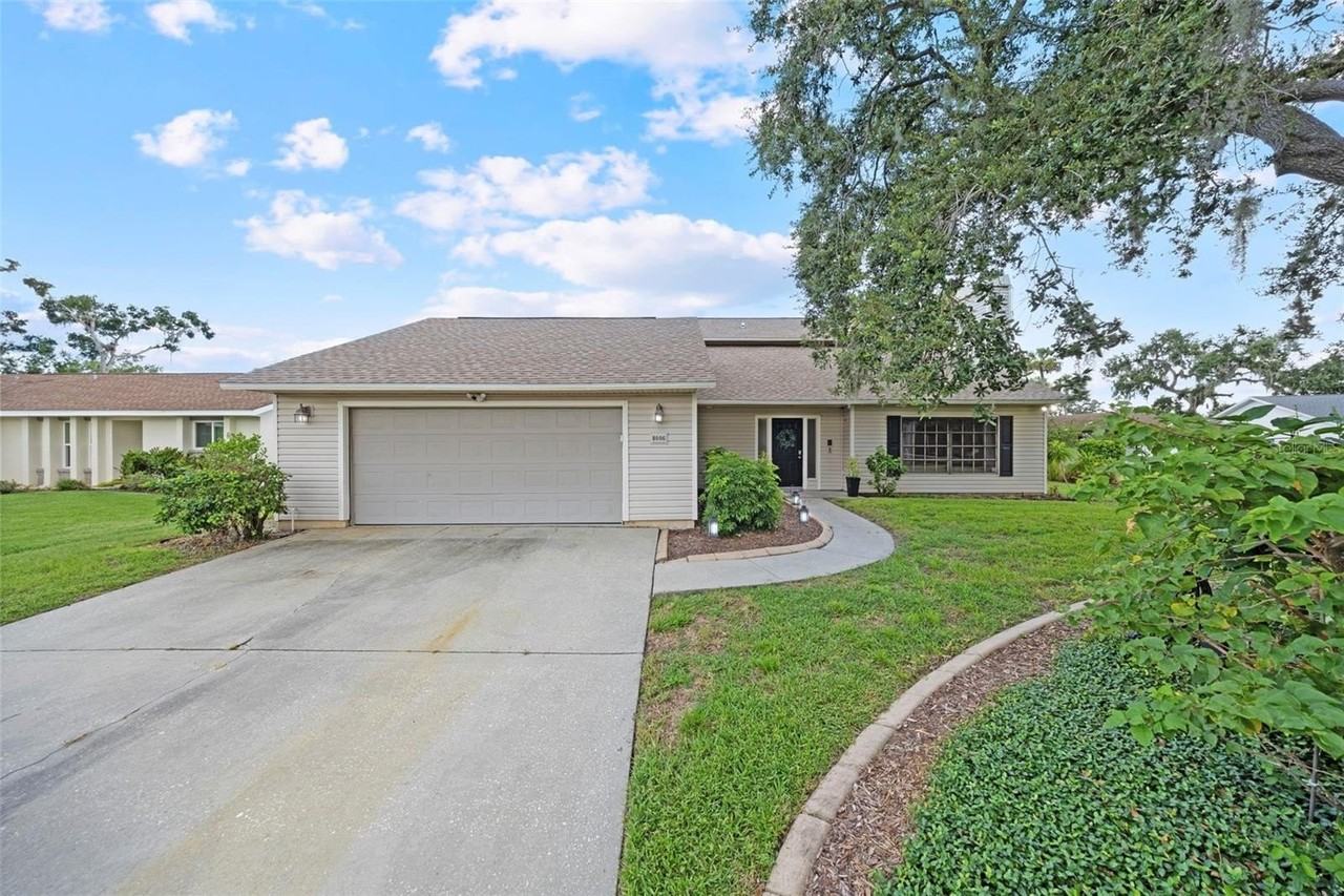 8006 Oak Dr - Photo 6 of 50