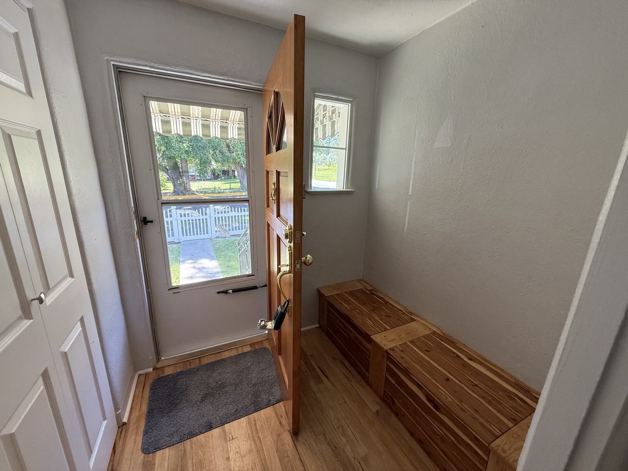 2423 Pine Street - Photo 6 of 25