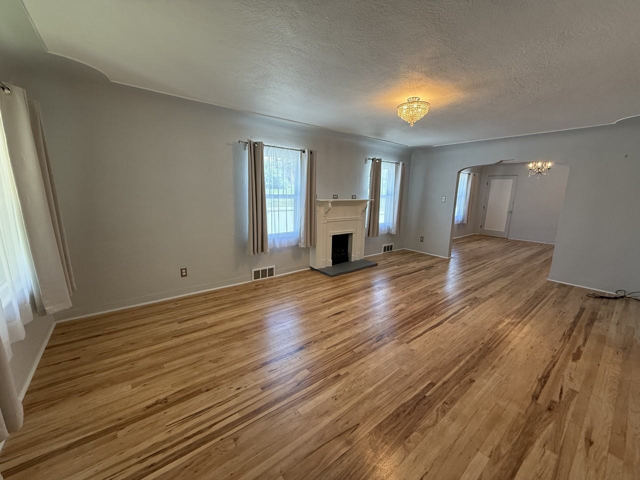 2423 Pine Street - Photo 7 of 25
