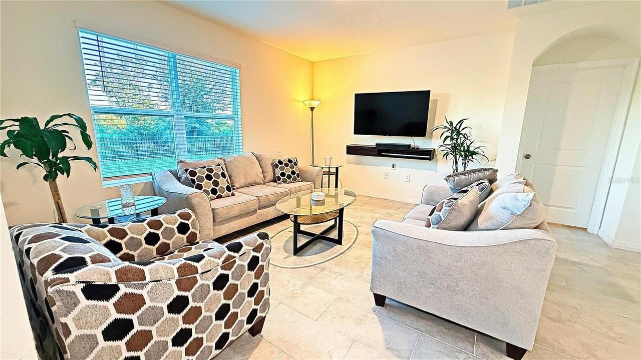 17436 Harvest Moon Way - Photo 5 of 11