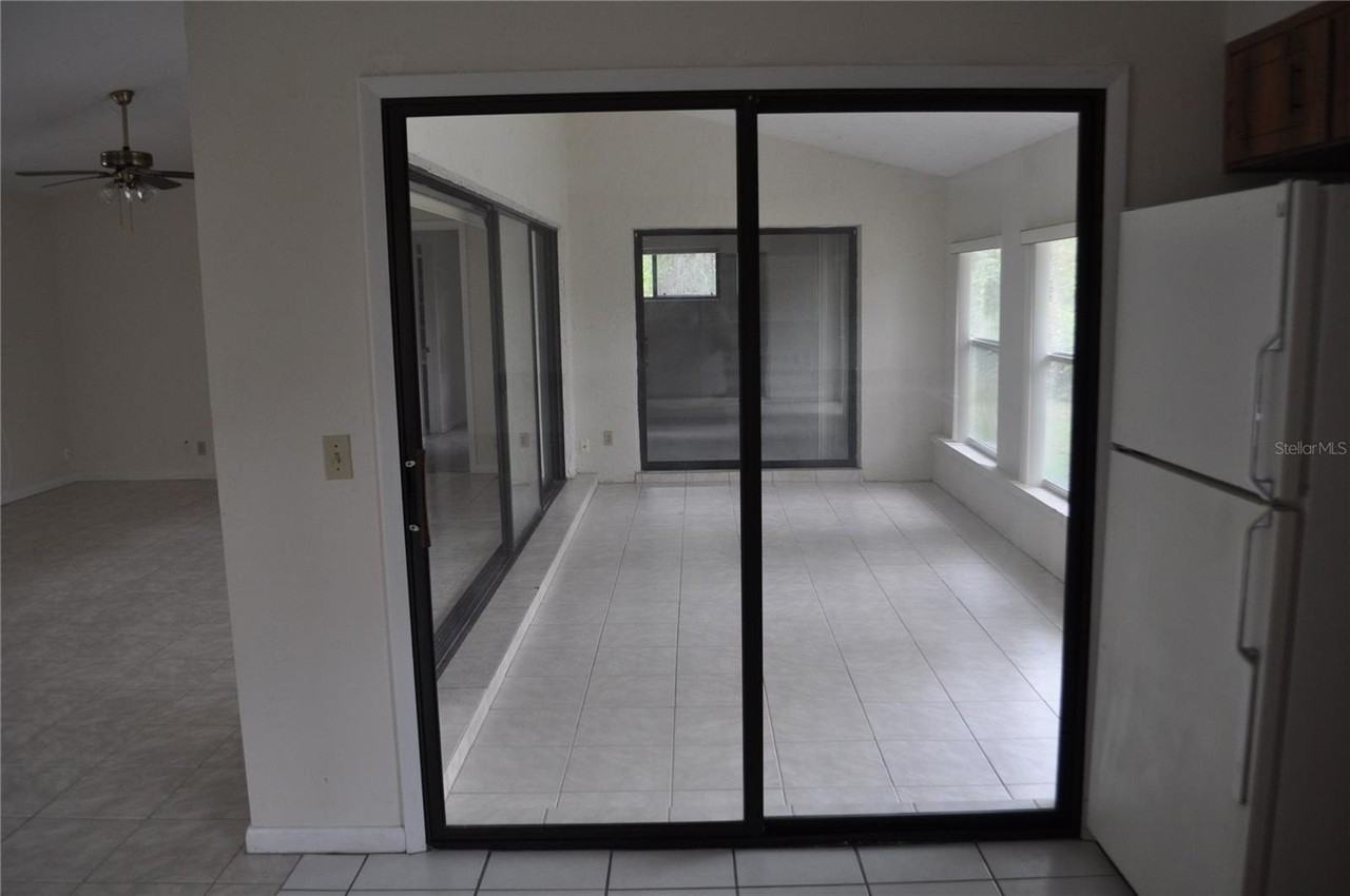 127 Persimmon Dr - Photo 6 of 11