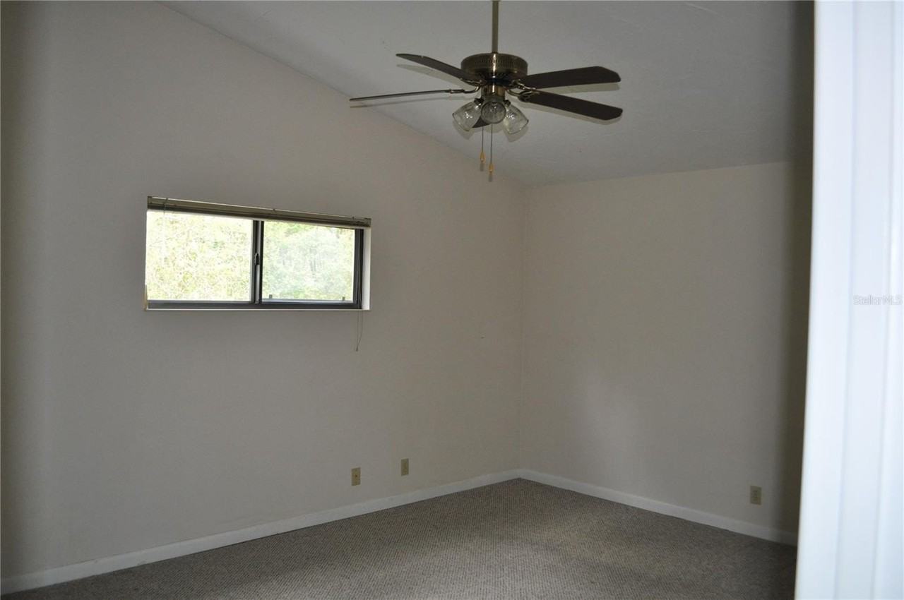 127 Persimmon Dr - Photo 7 of 11