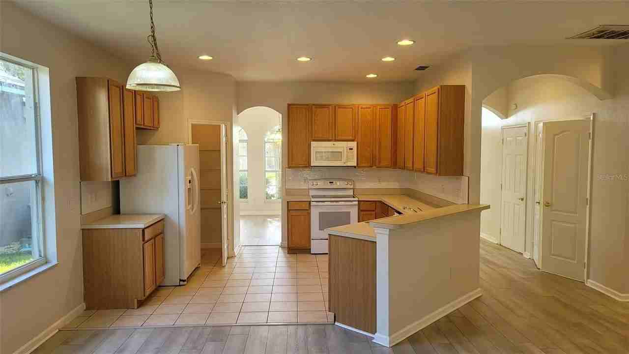 15317 Markham Dr - Photo 2 of 17