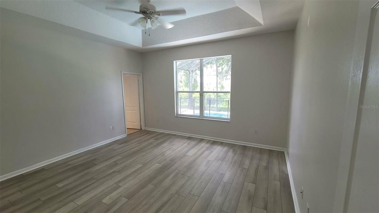 15317 Markham Dr - Photo 4 of 17
