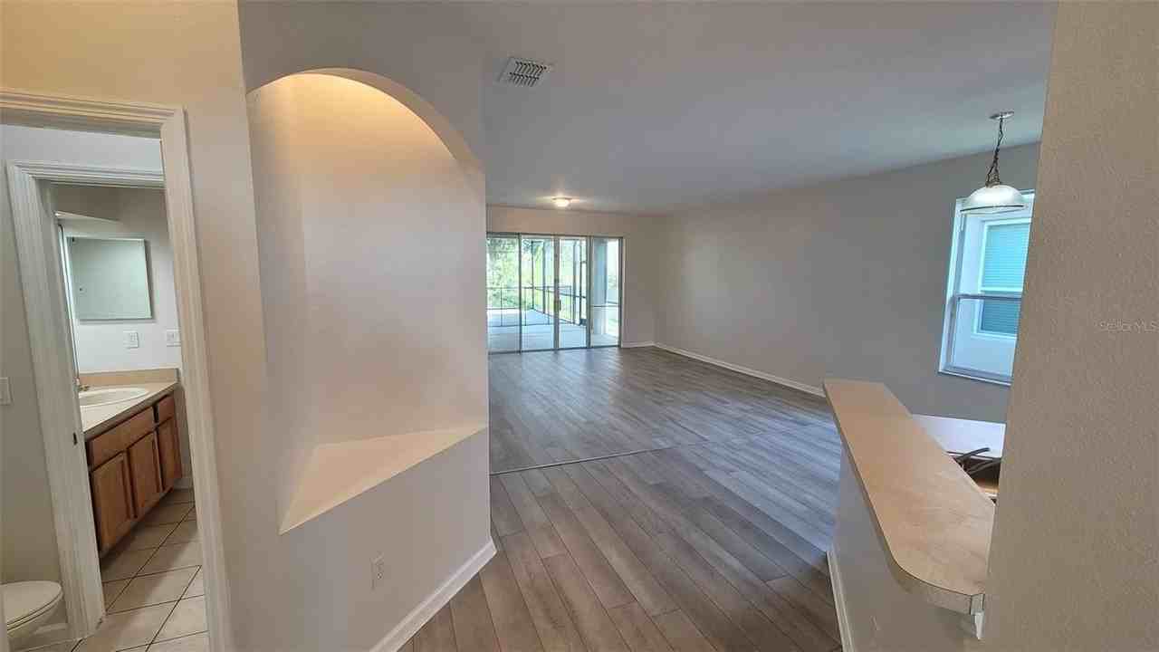 15317 Markham Dr - Photo 7 of 17