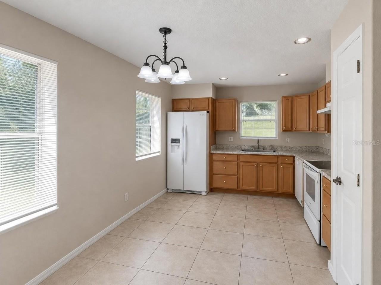 912 E Citrus Ave - Photo 4 of 12